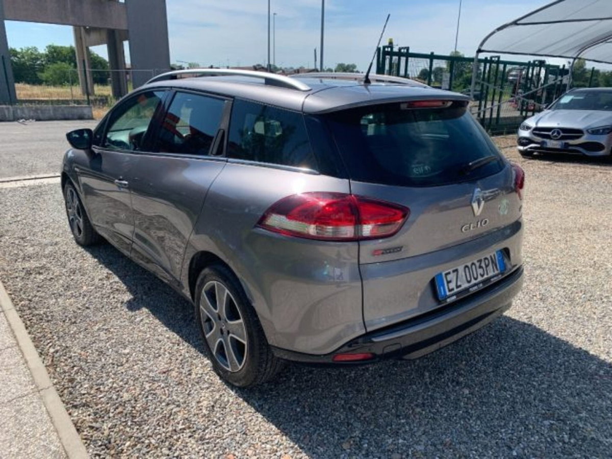 Renault Clio Sporter 1.5 dCi 8V 75CV Costume National (7)