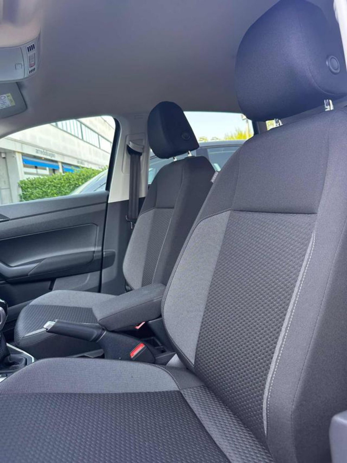 Volkswagen Taigo 1.0 tsi Edition 115cv (10)