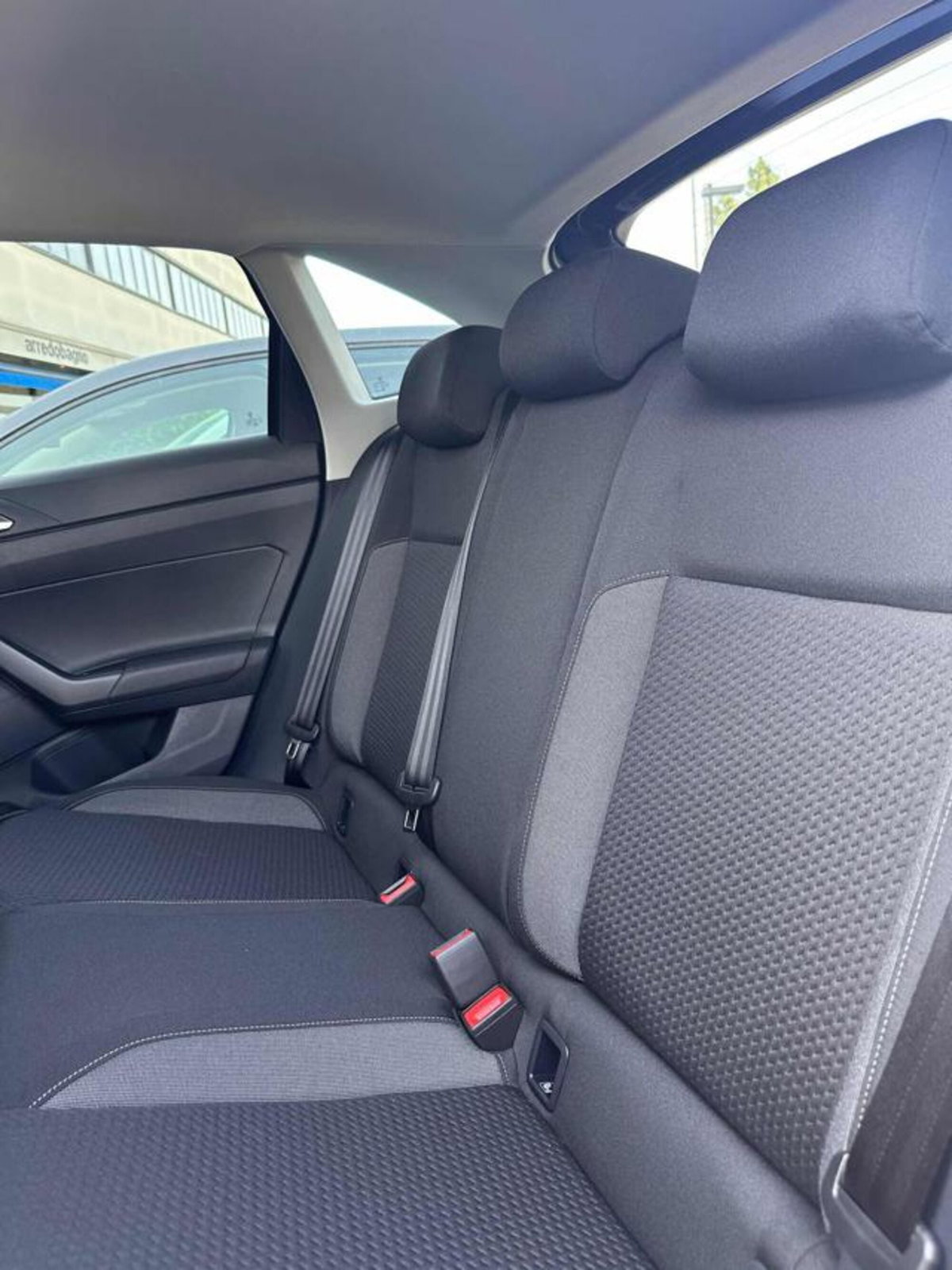 Volkswagen Taigo 1.0 tsi Edition 115cv (18)