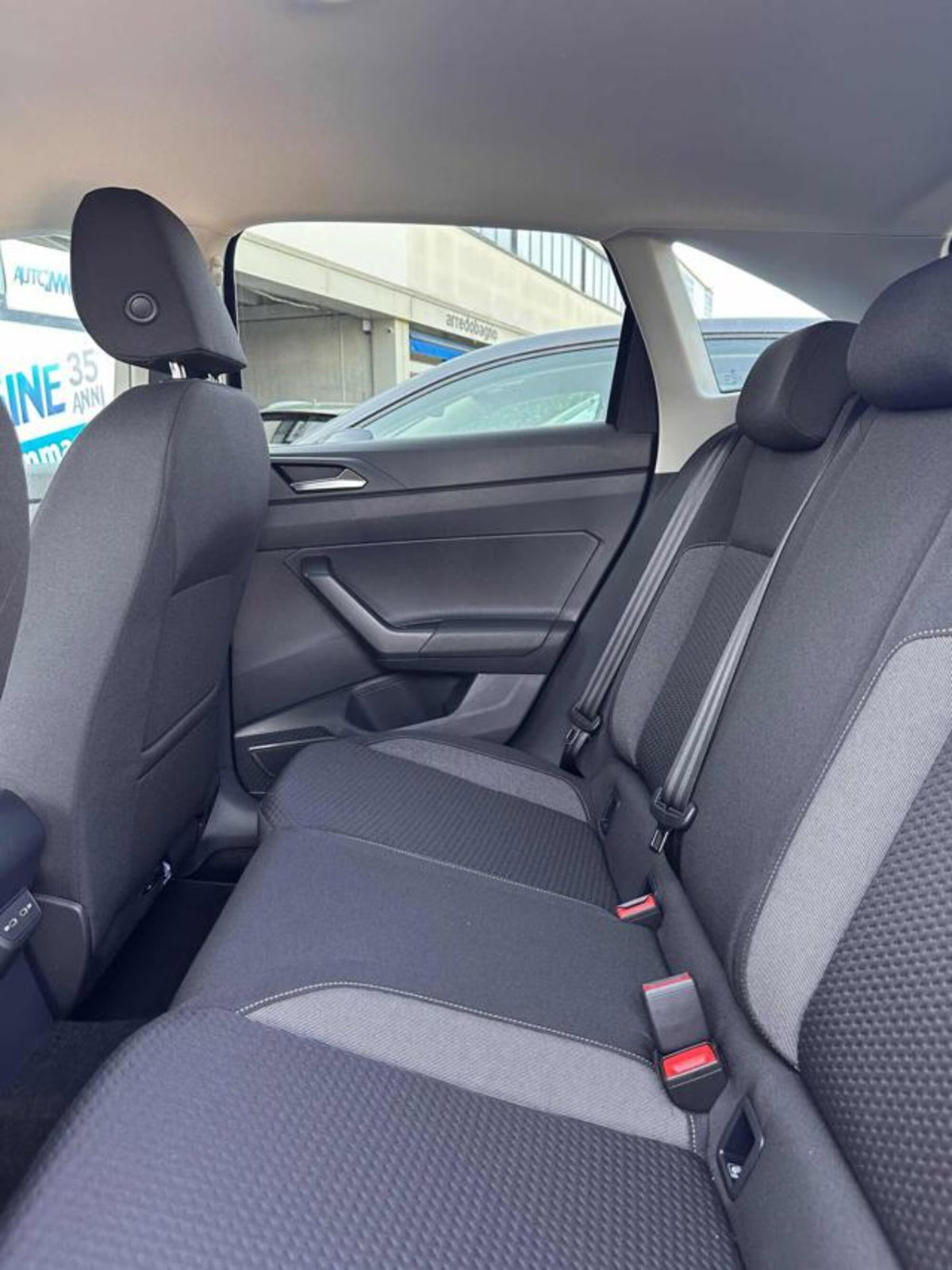 Volkswagen Taigo 1.0 tsi Edition 115cv (19)