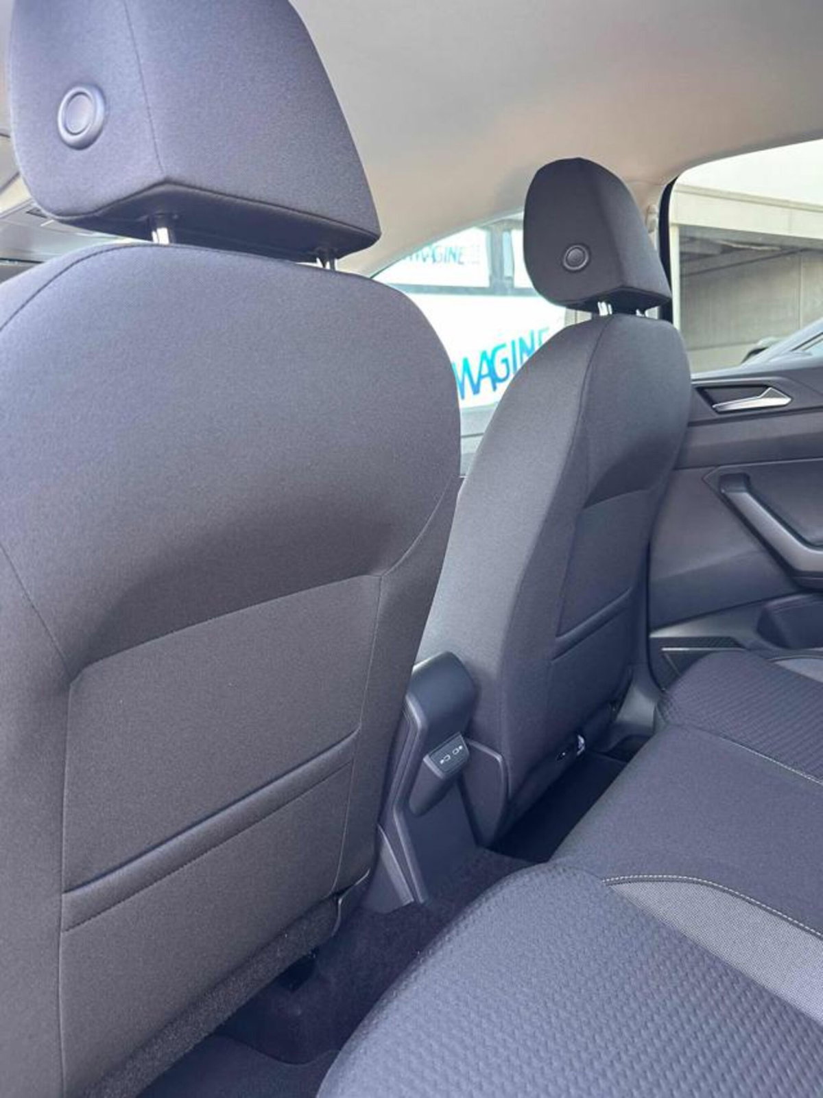 Volkswagen Taigo 1.0 tsi Edition 115cv (20)