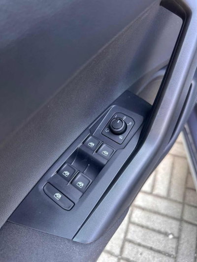 Volkswagen Taigo 1.0 tsi Edition 115cv (7)