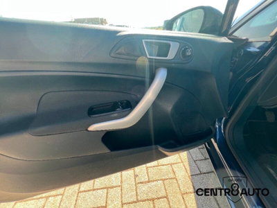 Ford Fiesta Ikon 1.4 TDCi 70CV 3 porte (13)