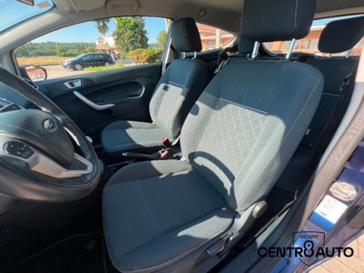 Ford Fiesta Ikon 1.4 TDCi 70CV 3 porte (14)