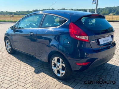 Ford Fiesta Ikon 1.4 TDCi 70CV 3 porte (6)