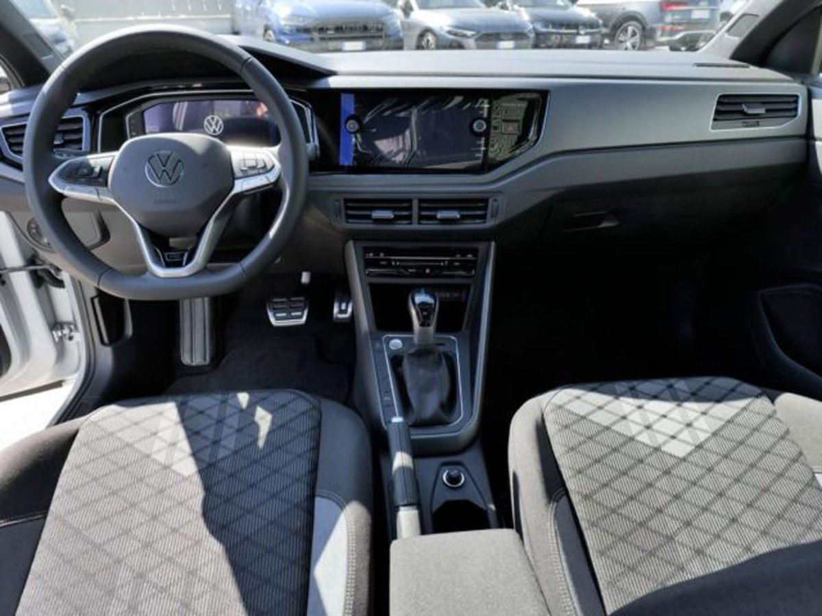 Volkswagen Taigo 1.0 tsi R-Line 115cv dsg (7)