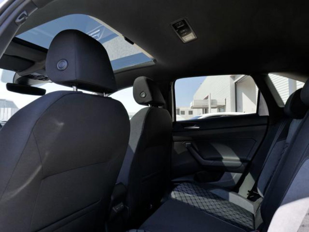 Volkswagen Taigo 1.0 tsi R-Line 115cv dsg (8)