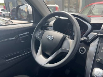 Mahindra KUV100 1.2 K8 (10)