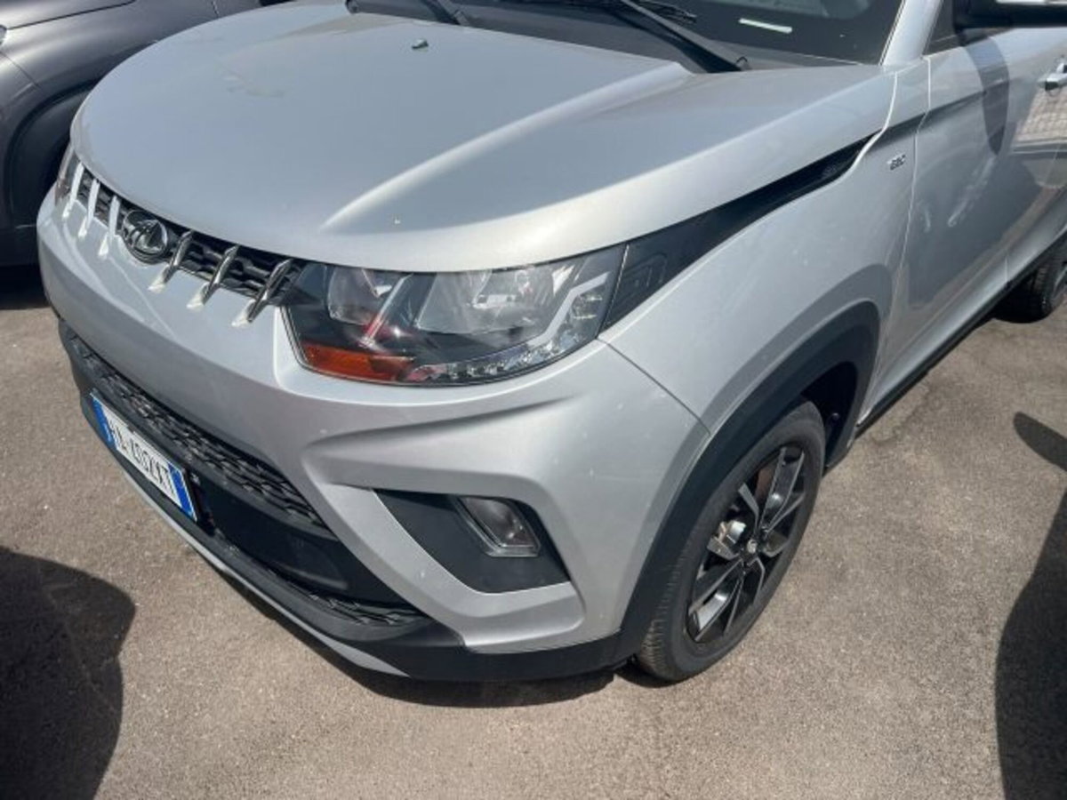 Mahindra KUV100 1.2 K8 (5)
