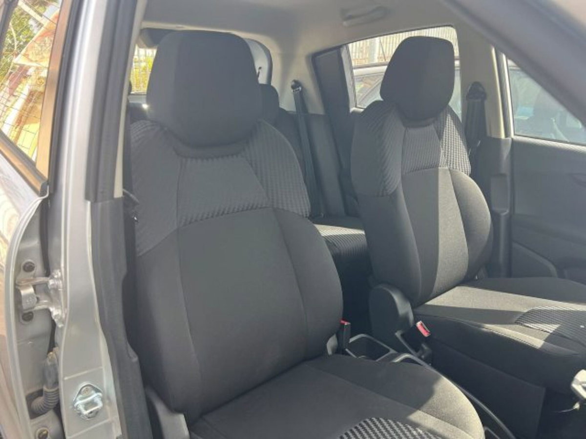 Mahindra KUV100 1.2 K8 (9)