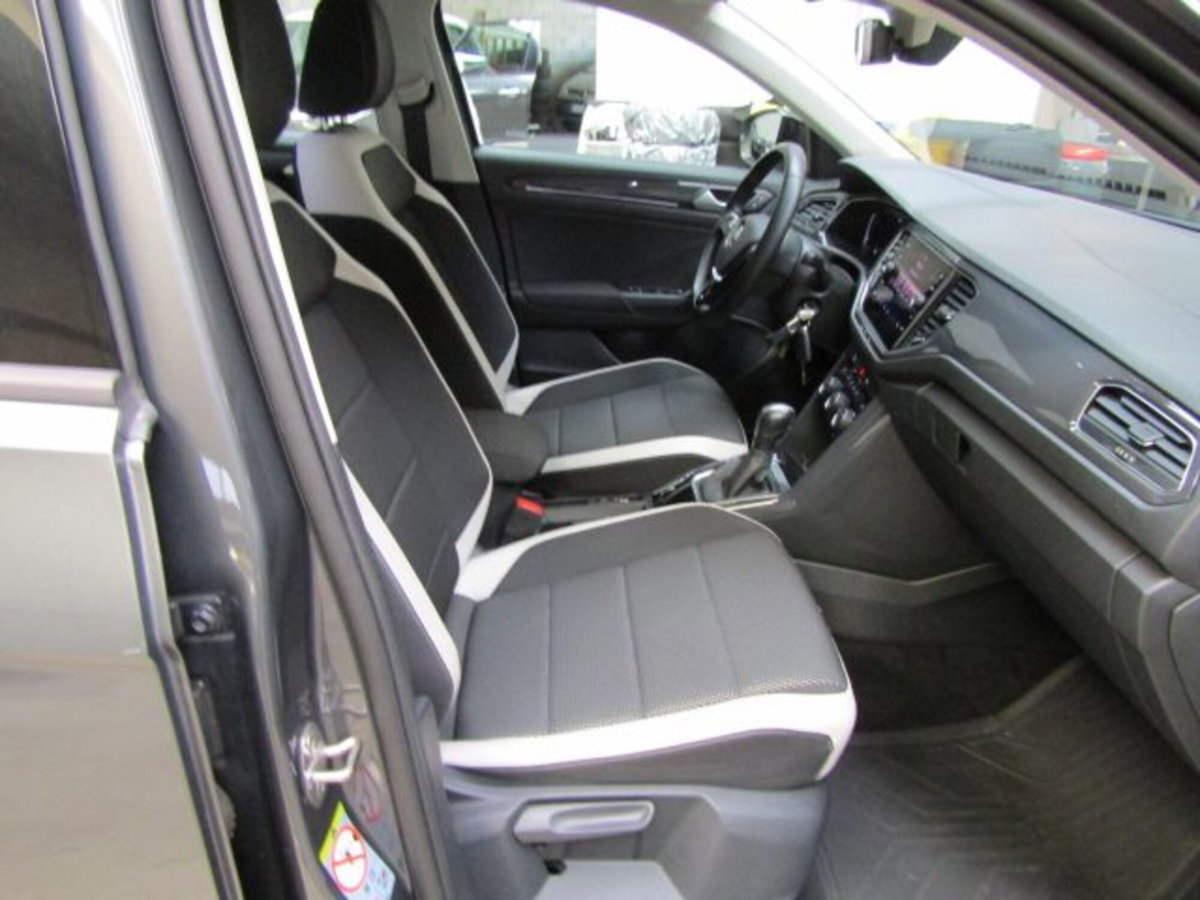Volkswagen T-Roc 1.5 tsi R-Line dsg (15)