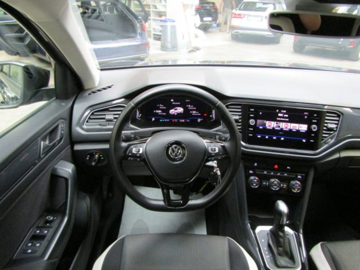 Volkswagen T-Roc 1.5 tsi R-Line dsg (19)