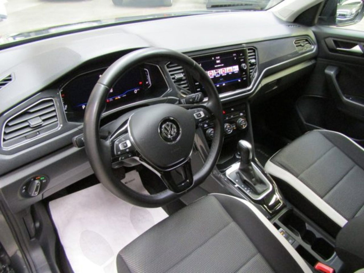 Volkswagen T-Roc 1.5 tsi R-Line dsg (9)