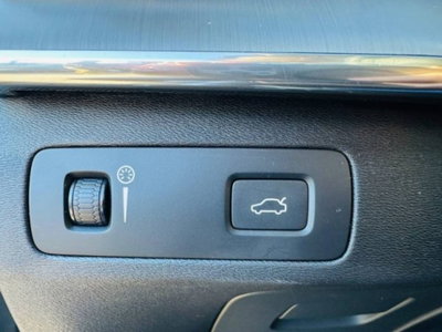 Volvo XC90 B5 (d) AWD Geartronic Momentum Pro (18)