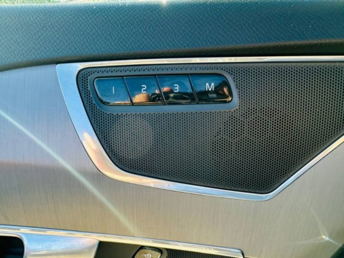 Volvo XC90 B5 (d) AWD Geartronic Momentum Pro (19)