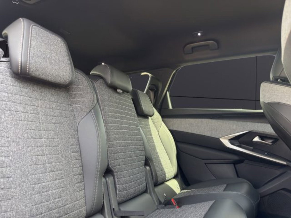 Peugeot 5008 1.2 hybrid 48V Allure Pack 136cv e-dcs 6 (18)