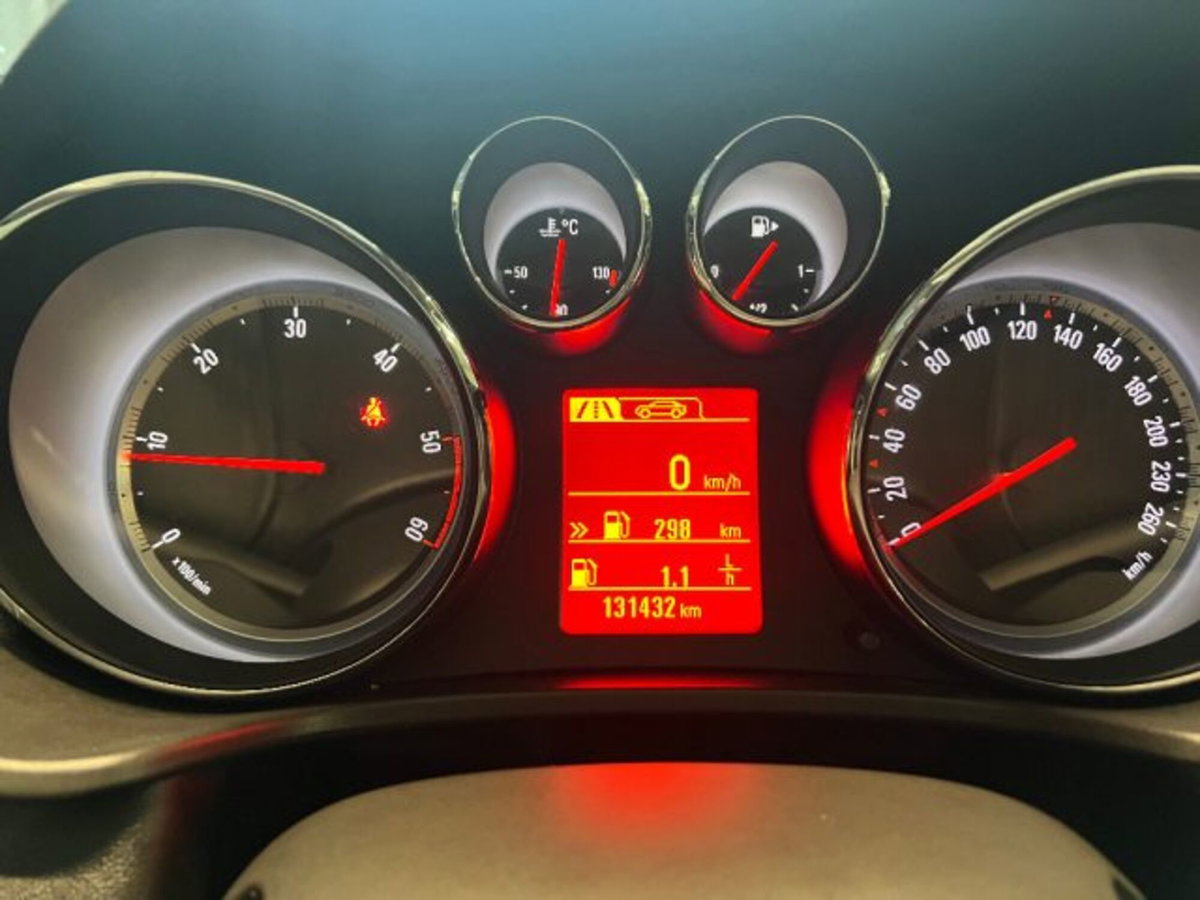 Opel Insignia Station Wagon CDTI 160CV Sports Cosmo (11)