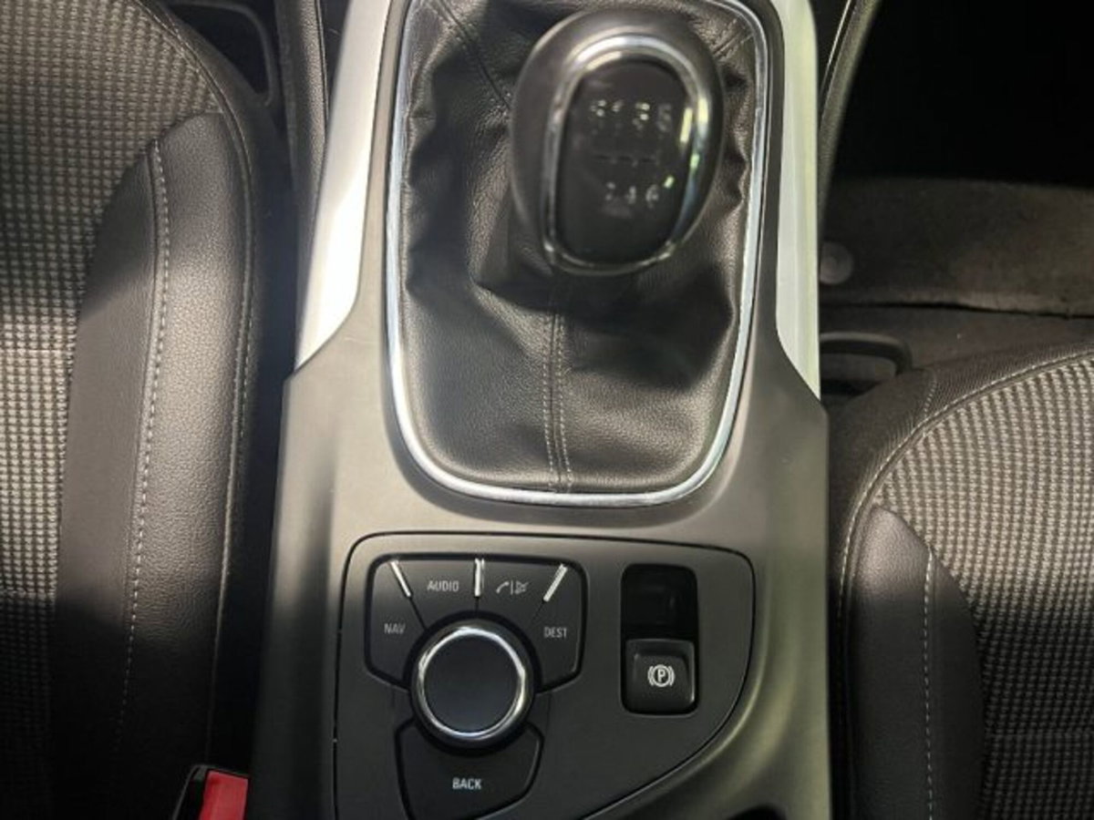 Opel Insignia Station Wagon CDTI 160CV Sports Cosmo (15)