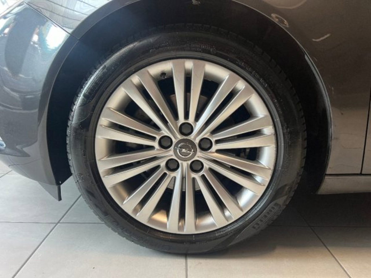 Opel Insignia Station Wagon CDTI 160CV Sports Cosmo (17)