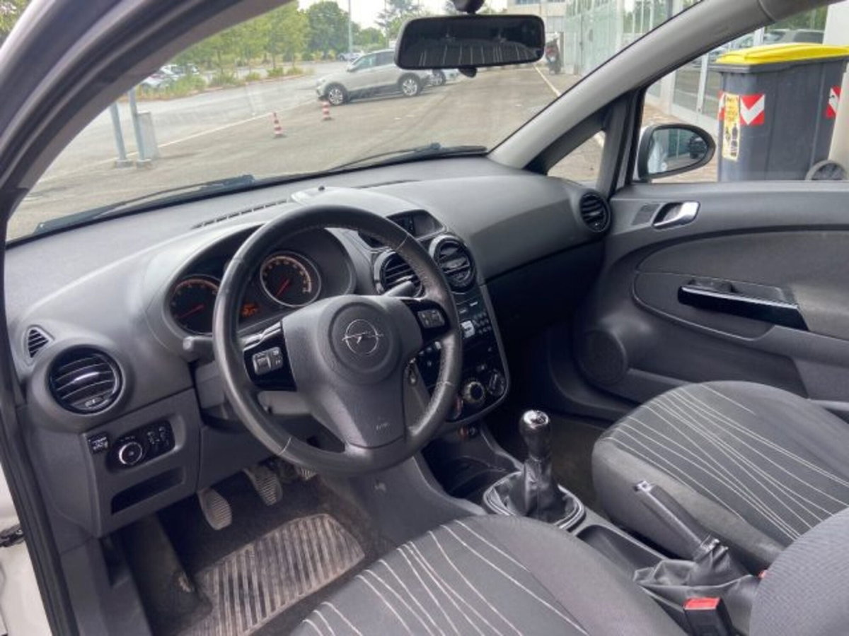 Opel Corsa 1.2 80CV 3 porte GPL-TECH Club (10)