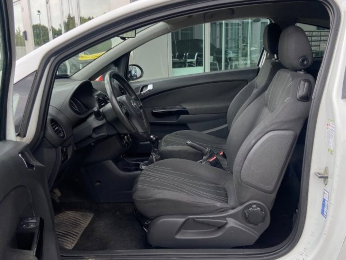 Opel Corsa 1.2 80CV 3 porte GPL-TECH Club (11)
