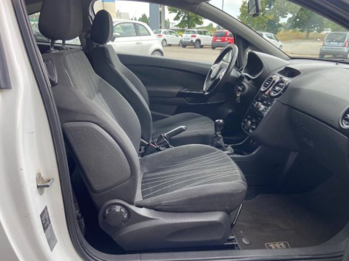 Opel Corsa 1.2 80CV 3 porte GPL-TECH Club (13)
