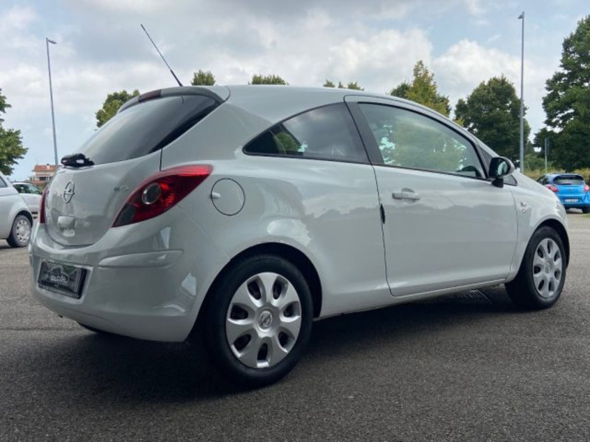 Opel Corsa 1.2 80CV 3 porte GPL-TECH Club (5)