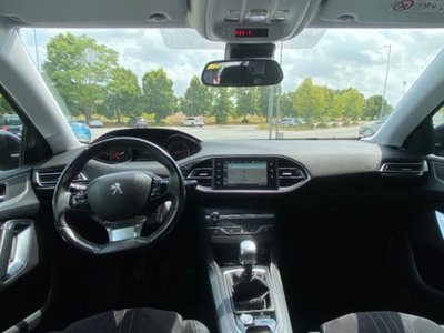 Peugeot 308 BlueHDi 120 S&S Allure (10)