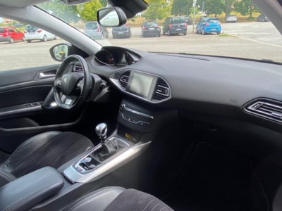 Peugeot 308 BlueHDi 120 S&S Allure (13)