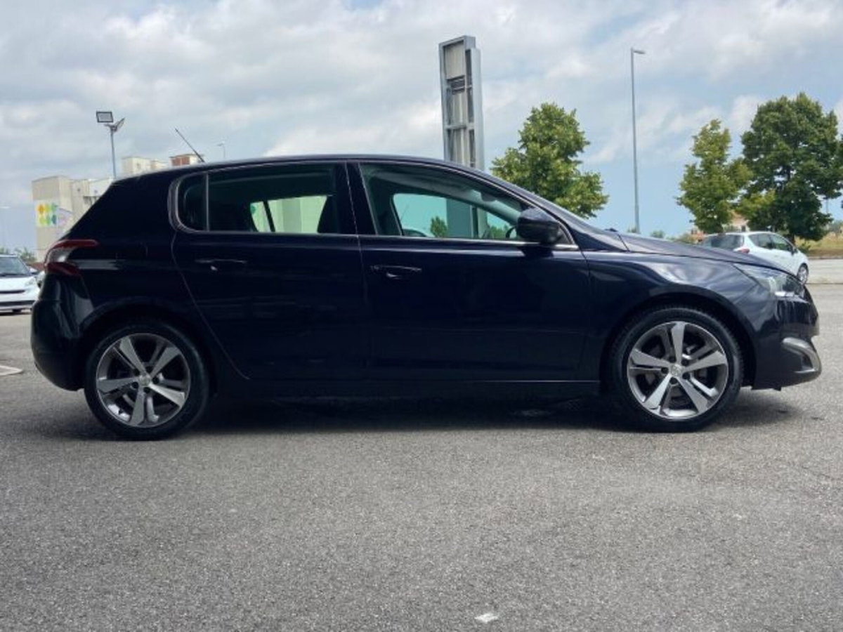 Peugeot 308 BlueHDi 120 S&S Allure (7)
