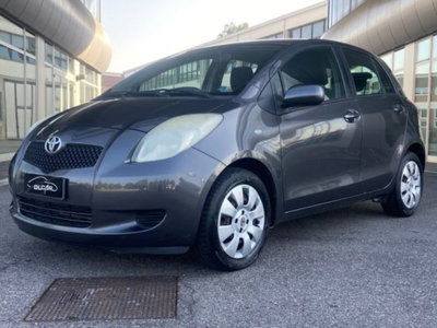 Toyota Yaris 1.0 5 porte (3)