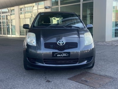 Toyota Yaris 1.0 5 porte (4)