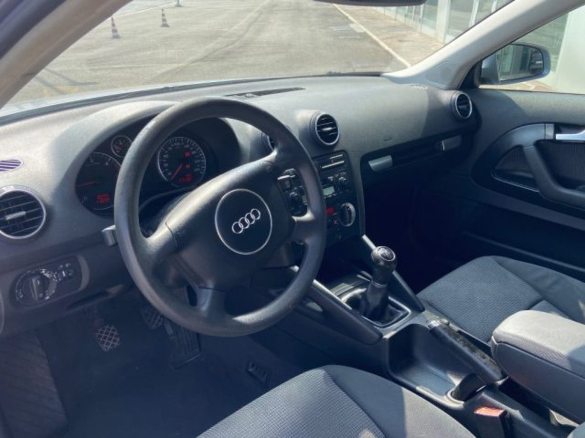 Audi A3 1.9 TDI Attraction (10)