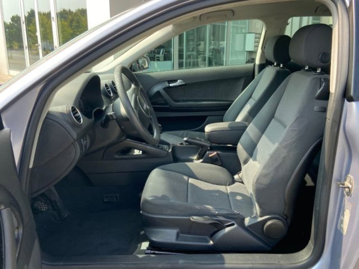 Audi A3 1.9 TDI Attraction (11)