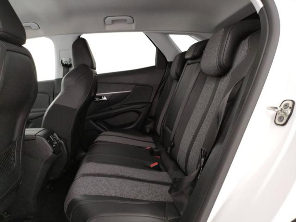 Peugeot 3008 BlueHDi 130 S&S EAT8 Allure Pack (17)
