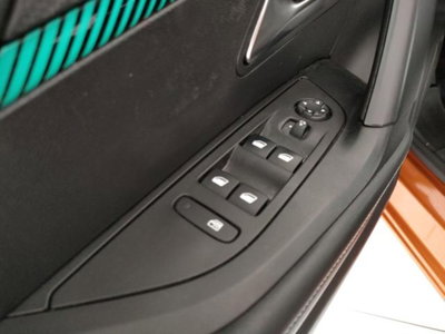 Peugeot 2008 PureTech 100 S&S Allure (18)