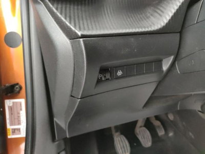 Peugeot 2008 PureTech 100 S&S Allure (6)