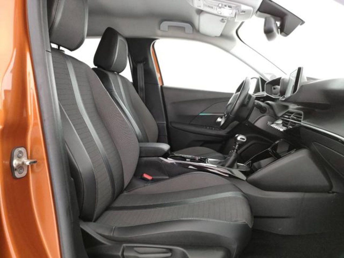 Peugeot 2008 PureTech 100 S&S Allure (7)