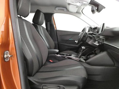 Peugeot 2008 PureTech 100 S&S Allure (7)