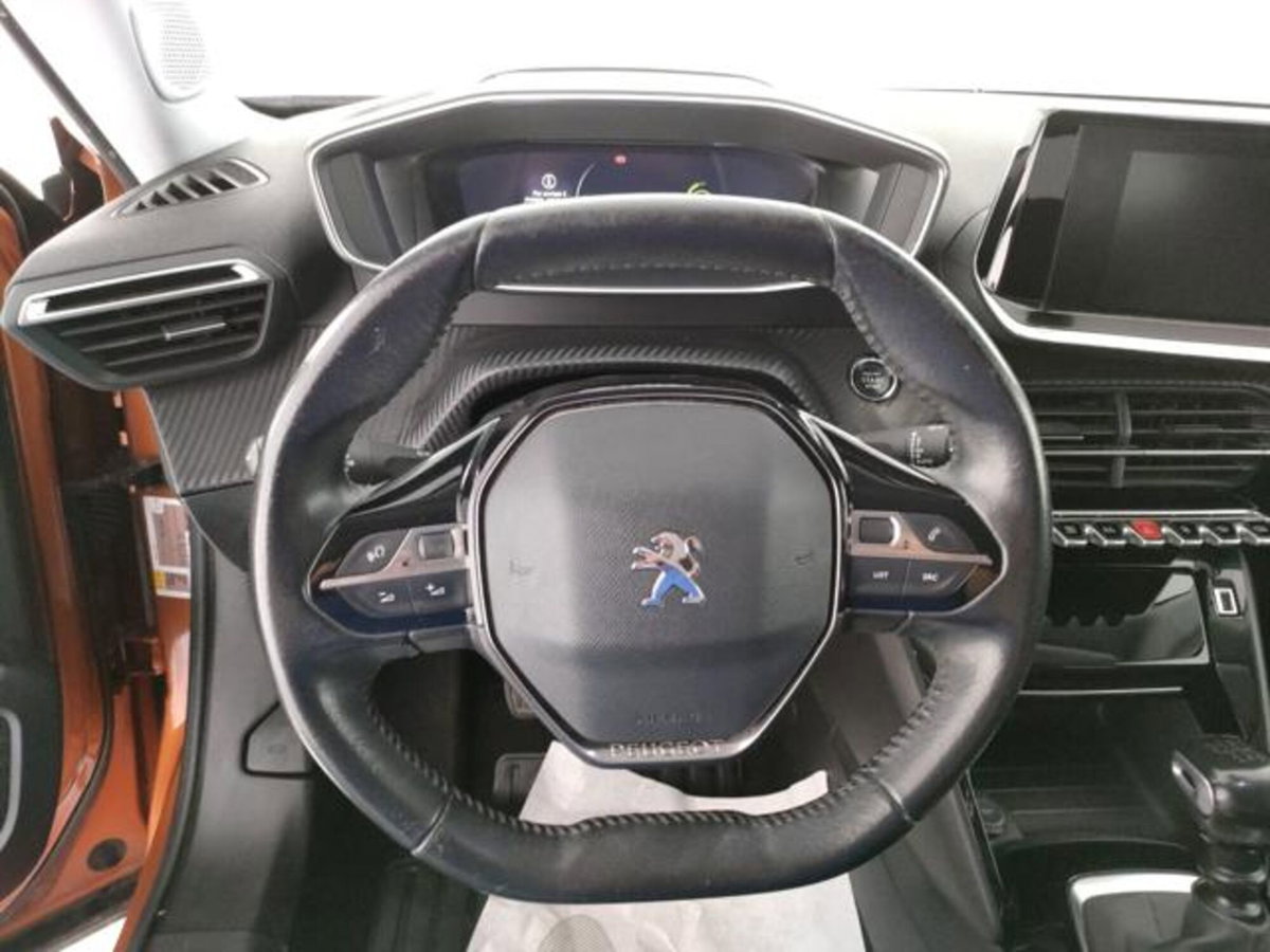 Peugeot 2008 PureTech 100 S&S Allure (9)