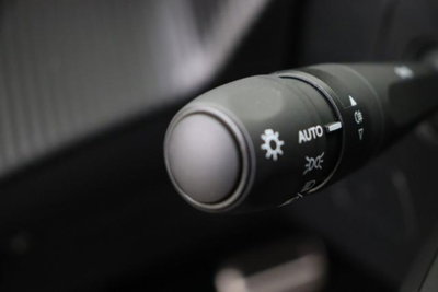 Peugeot 2008 1.2 hybrid GT 145cv e-dcs6 (20)