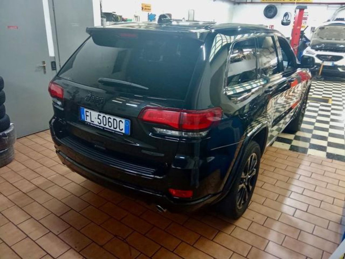 Jeep Grand Cherokee 3.0 V6 CRD 250 Multijet II Night Eagle (4)
