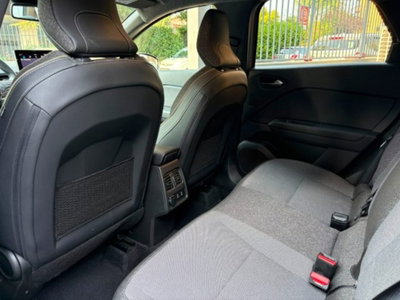 Renault Captur 1.0 tce Techno 90cv (14)