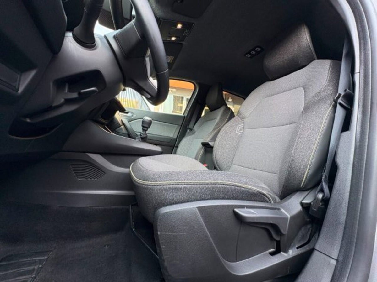 Renault Captur 1.0 tce Techno 90cv (13)