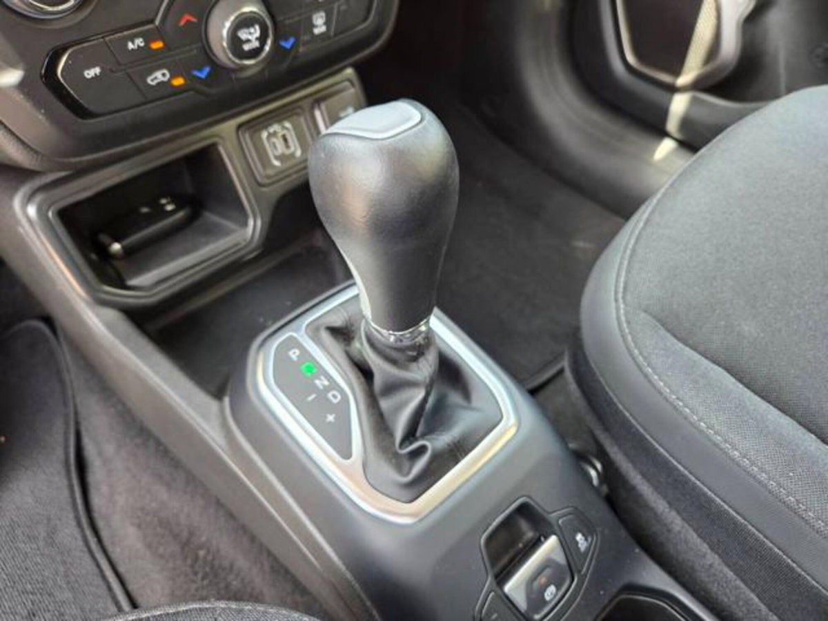 Jeep Renegade 1.5 turbo t4 mhev Summit 2wd dct (14)