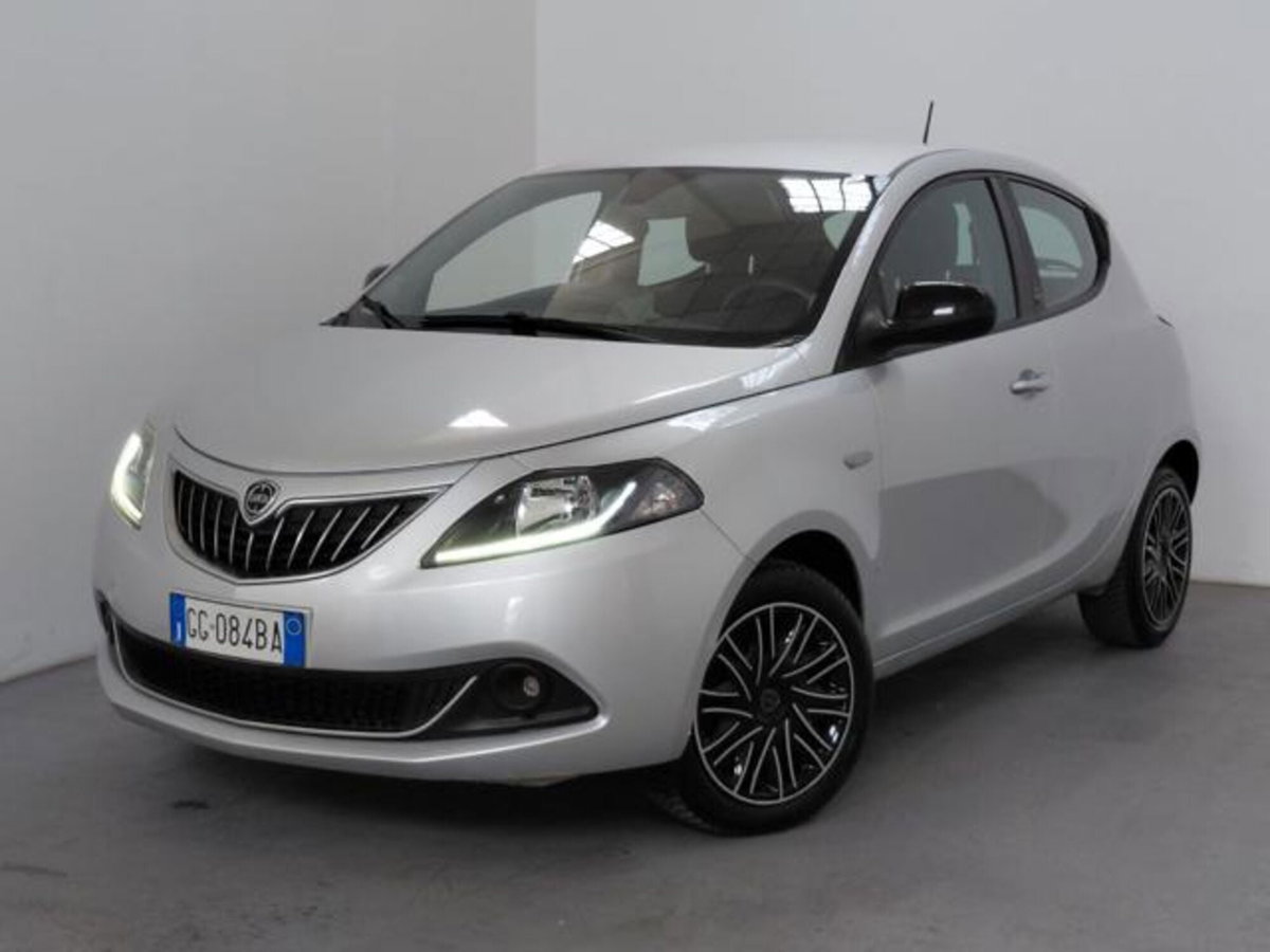 Lancia Ypsilon 1.0 FireFly 5 porte S&S Hybrid Ecochic Gold