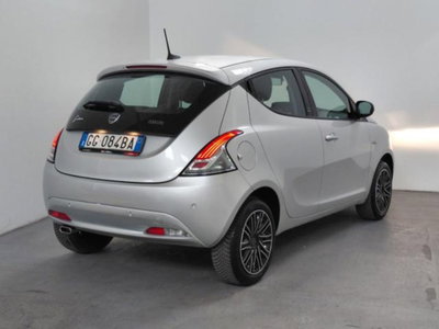 Lancia Ypsilon 1.0 FireFly 5 porte S&S Hybrid Ecochic Gold (10)