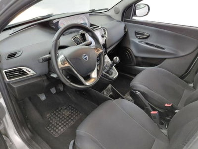 Lancia Ypsilon 1.0 FireFly 5 porte S&S Hybrid Ecochic Gold (13)