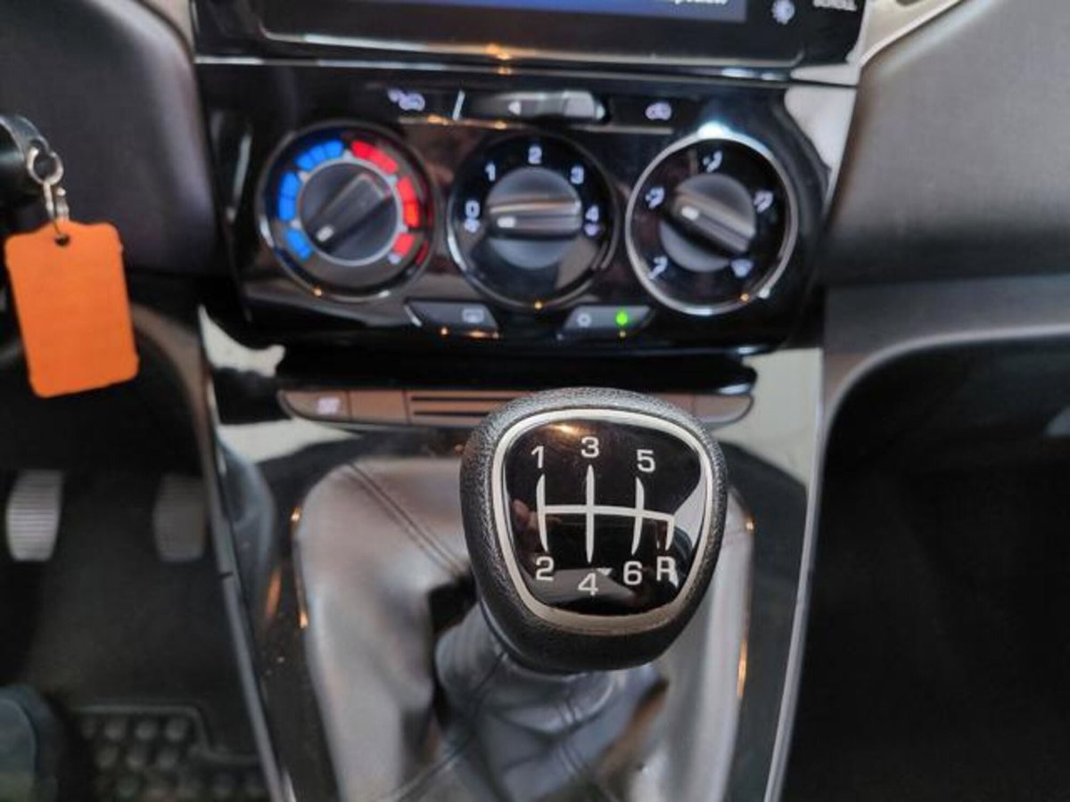 Lancia Ypsilon 1.0 FireFly 5 porte S&S Hybrid Ecochic Gold (15)