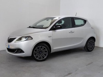 Lancia Ypsilon 1.0 FireFly 5 porte S&S Hybrid Ecochic Gold (4)